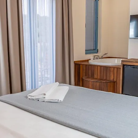 Hotel Nisa 3*