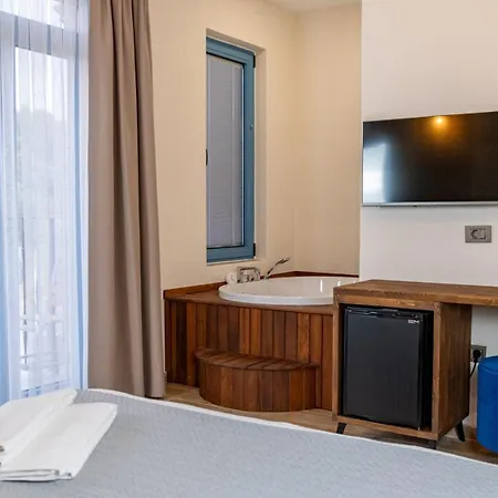 Hotel Nisa 3*