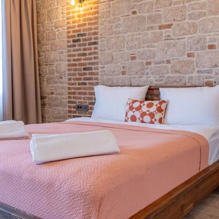 Nisa Hotel 3*